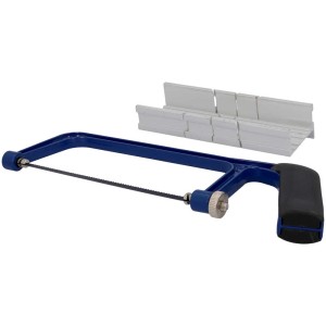 Scie Kleinmetall avec boîte à onglets : scie à métaux bleue avec poignée noire et boîte à onglets grise.