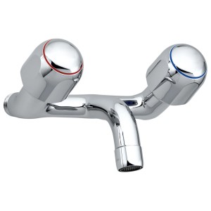 Miscelatore bicomando a parete Laufen Silor cromato per lavabo con indicatori blu e rossi.
