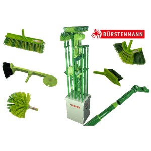 Fugenkratzer mit Teleskopstiel und verschiedenen Bürstenaufsätzen, grün.