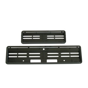 Set portatarga Swiss Klick nero, 30x8 cm e 50x11 cm per un facile montaggio.