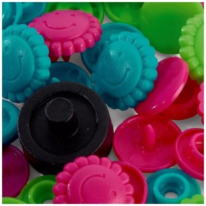 Bottoni a pressione a forma di fiore Prym Color Snaps, plastica, Ø 13,6 mm, vari colori.