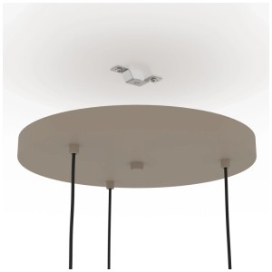 Dettaglio della lampada a sospensione Eglo Romazzina (3 pezzi) con rosone e fissaggio a soffitto.