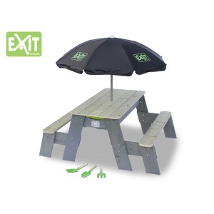 EXIT Aksent tavolo da sabbia, acqua e picnic con panche, ombrellone e attrezzi da giardino.