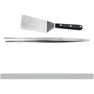 Set utensili Outdoorchef Plancha: spatola e pinze in acciaio inox per griglia.