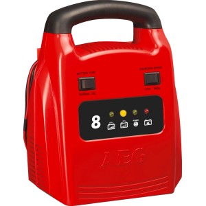 Chargeur automatique rouge AEG AG1208 pour batteries de voiture 12V avec poignée et affichage LED.