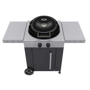 Barbecue a gas Outdoorchef Arosa 570 G Evo Grey Steel con tavolini laterali pieghevoli.