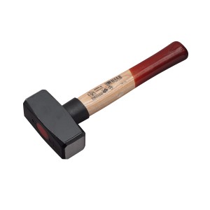 Massette LUX 2 000 g Comfort avec manche en frêne et tête noire.