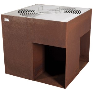 Brasero Nouvel Cubo Pro en acier aspect rouille, foyer carré avec compartiment de rangement pour le bois.