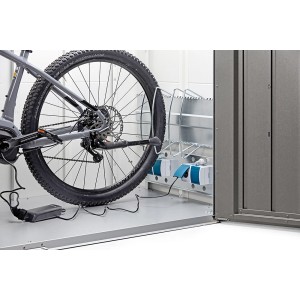 Panneau de montage électrique Biohort dans HighBoard 200 avec station de charge pour vélos électriques et support à vélos.