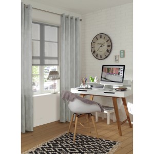 Sciarpa ad occhielli Bennetti grigio argento con design a foglia di Ginkgo, 140x245 cm, in soggiorno.
