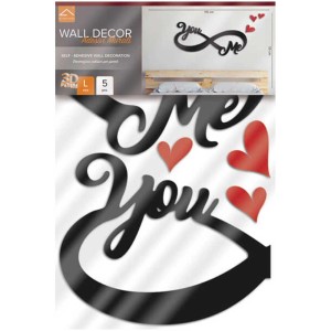 Wandsticker 'Me & You' mit 3D-Effekt, Größe L, schwarze Schriftzüge und rote Herzen.