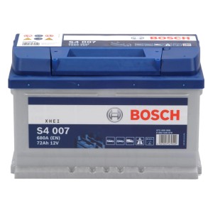 Batteria auto Bosch S4 007, 72 Ah. Batteria di avviamento affidabile con coperchio blu e maniglia.