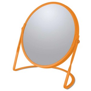 Specchio da tavolo Spirella Akira, arancione opaco, girevole, con superficie a specchio normale e ingrandimento 5x.