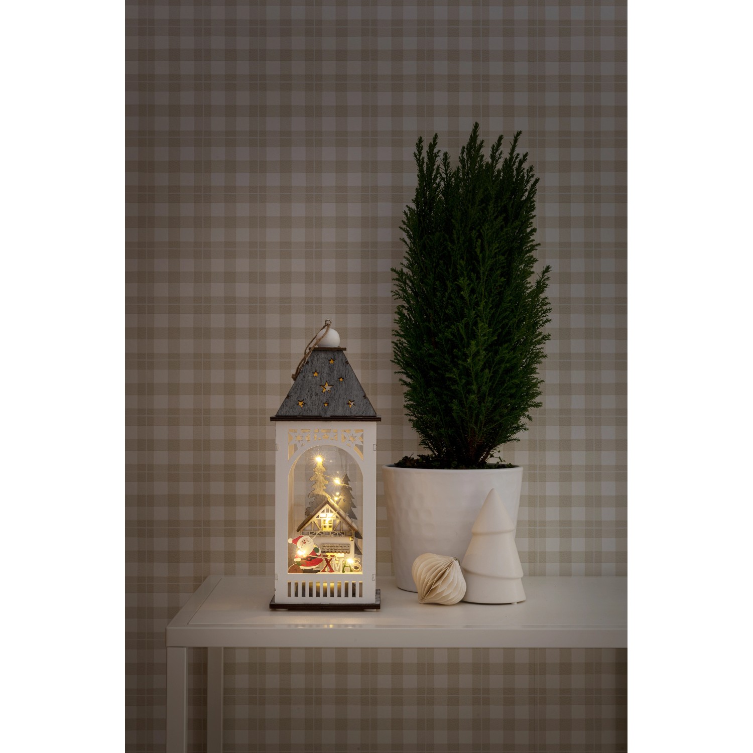 Konstsmide LEDHolzlaterne Weiss mit Haus Warmweiss 8 LEDs kaufen bei OBI