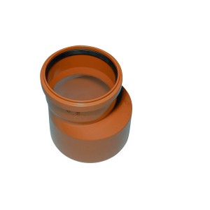 Réduction Marley KG DN 160/110 pour transition entre tuyaux d'égout.