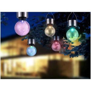 Globo LED-Solarleuchten Crackle, verschiedene Farben, hängend im Garten.