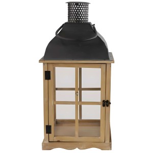 Lanterne Tarkio naturelle, taille L, 57,5 x 28 cm. Bois avec panneaux de verre et dessus en métal.