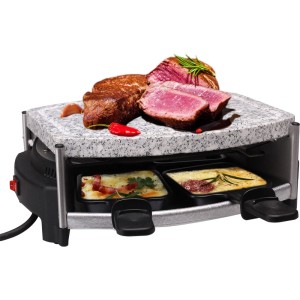 Appareil à raclette Nouvel 4 Grill noir avec plaque en pierre, viande grillée dessus, poêlons à fromage dessous. Pour 4 personnes.