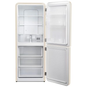 Offener Trisa Retro-Kühlschrank Frescolino Classic in Creme, Innenansicht mit Fächern und Schubladen.