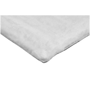 Gros plan : Tapis Loano blanc et moelleux, 120x170 cm. Tapis moderne pour une maison confortable.