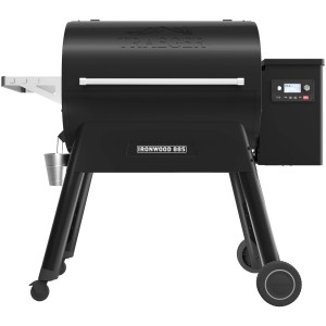 Barbecue à pellets de bois Traeger Ironwood 885 noir avec écran digital et roues.