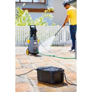 Heissner Garden Power Box nera per pompe e filtri per laghetti in giardino con idropulitrice.