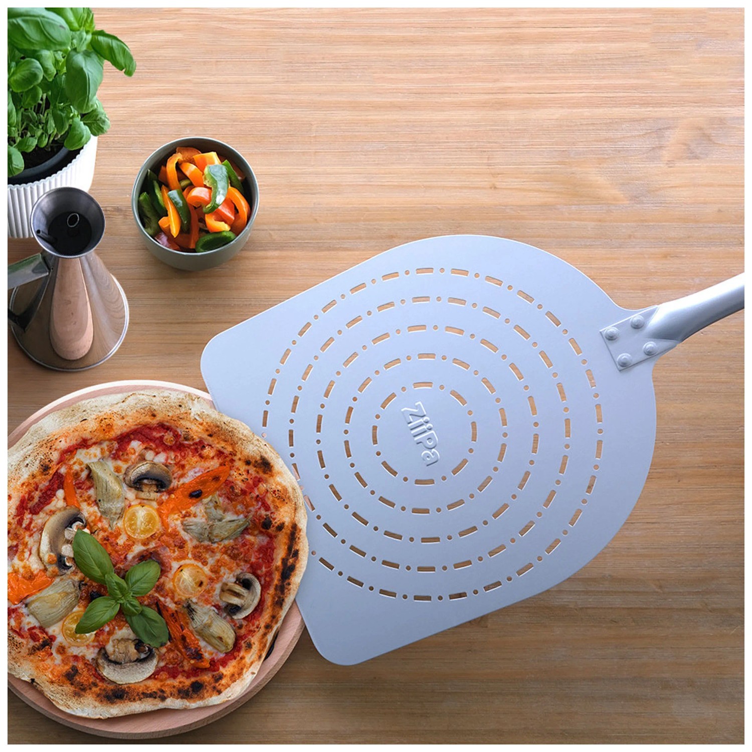Pelle à pizza pivotante - COZZE - 90323 - 18x76 cm - Acier inoxydable - Gris et noir Pelle à pizza pivotante - COZZE - 90323 - 18x76 cm - Acier inoxydable - Gris et noir