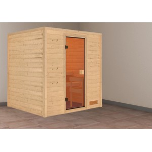 Sauna Karibu Adelina in legno naturale con porta in vetro bronzato e due panche.
