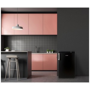 Congelatore Domo DO91132F nero (80 l) in cucina moderna.