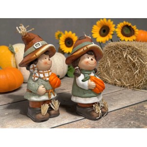 Figurines décoratives en terre cuite : Enfant avec citrouille, hauteur 22,5 cm, assorties. Déco automnale pour intérieur.