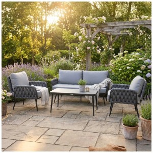 Greemotion Lounge-Set Madeira, 4-tlg., Aluminium, schwarz-anthrazit, mit Tisch und Sitzkissen im Garten.