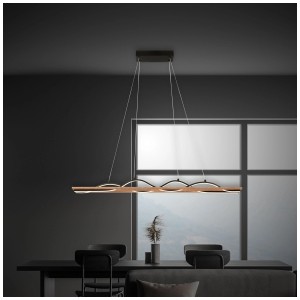 Suspension LED Briloner, décor bois ondulé, 2 x 30 W, au-dessus d'une table à manger.