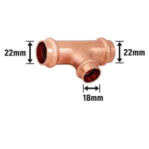 Raccordo a T a pressare in rame con riduzione Ø 22 mm e Ø 18 mm per installazioni di tubi in rame.