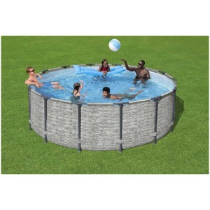 Set piscina Bestway Steel Pro Max con famiglia in giardino, Ø 427 cm, altezza 122 cm.