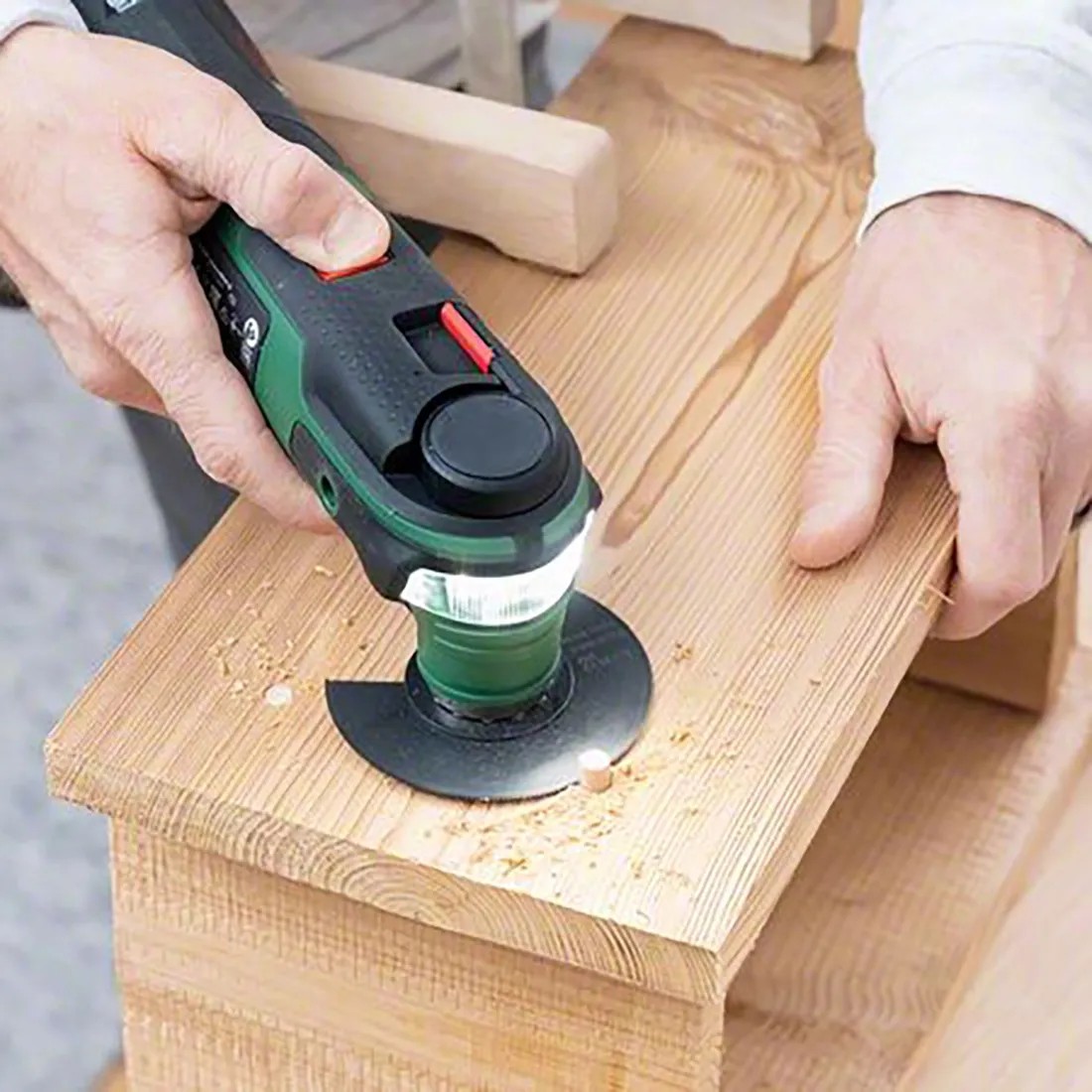 Outil Multifonction Bosch PMF Universal Avec AVZ 93 G - 2 Lames Incluses
