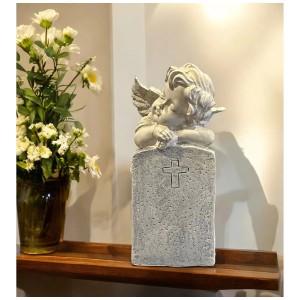 Figurine d'ange grise (hauteur 16 cm) debout près d'une pierre tombale, résistante aux intempéries pour la décoration de tombe.