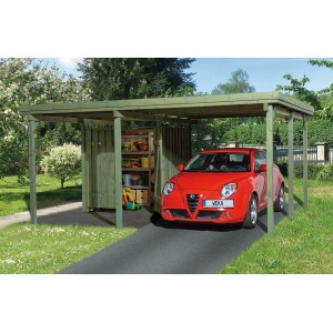 Weka Carport 607 con ripostiglio in legno impregnato in autoclave e auto rossa.
