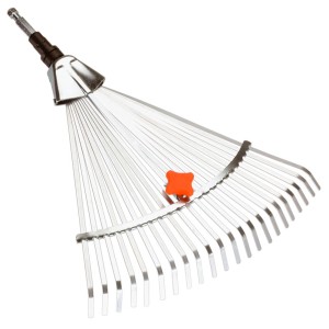 Râteau réglable Gardena combisystem avec largeur de travail de 50 cm pour feuilles et déchets de jardin.