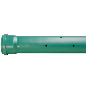 Tuyau de drainage vert en polypropylène perforé avec manchon pour drainage et protection des fondations.