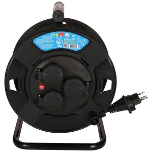 Enrouleur de câble noir Max Hauri avec câble de 33 m, trois prises T13 et protection IP55.