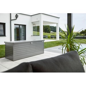 Biohort FreizeitBox 180 grigio quarzo metallizzato in giardino. Robusta cassa universale per esterni.