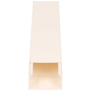 Goulotte de câblage blanche, 40x25 mm, longueur 2 m, pour une gestion facile des câbles.