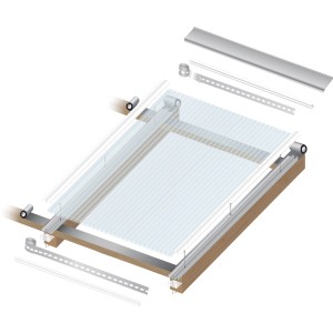 Pannello alveolare trasparente (10 mm) con accessori di montaggio per copertura.
