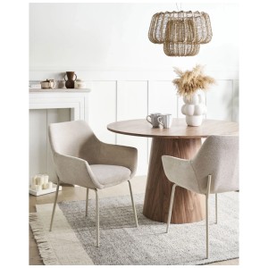 2er-Set Beliani Esszimmerstühle Bowdon, hellbeige Chenille, mit Armlehnen und Metallgestell.