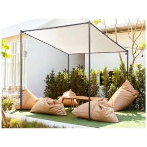 Pergola da giardino Beliani Vimino in acciaio beige, 282x294 cm, con tetto in tessuto e area salotto in giardino.