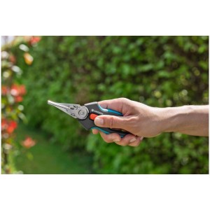 Sécateur de jardin Gardena GripCut avec fonction de préhension en main, lames en acier inoxydable.