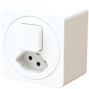 Combinazione bianca a parete: interruttore e presa per montaggio superficiale.