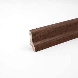 Sockelleiste Clipfix A, Nussbaum-Furnier, 22x40x2500 mm, für harmonischen Bodenabschluss.