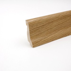 Plinthe Clipfix A, placage chêne clair, 21x60x2500 mm, pour finition de sol.
