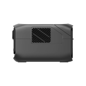Powerstation Ecoflow River 3 Plus noire (286 Wh) avec grille d'aération, vue latérale.
